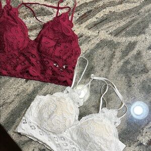🌺 NWT Set of Bralettes 🌺